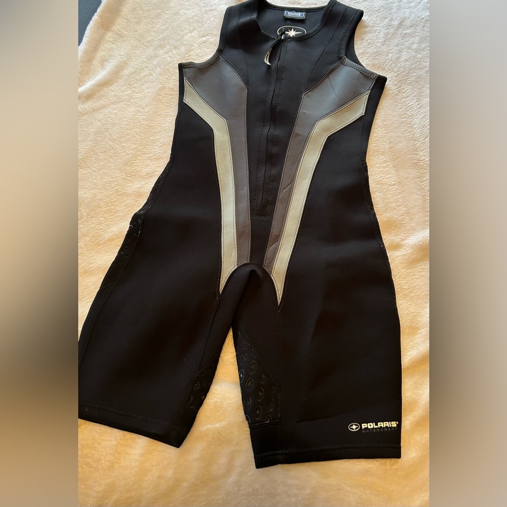 Polaris Pure sleeveless shorty wetsuit. Size S